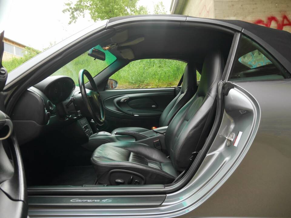 Bild 9/26 von Porsche 911 Carrera 4S (1900)