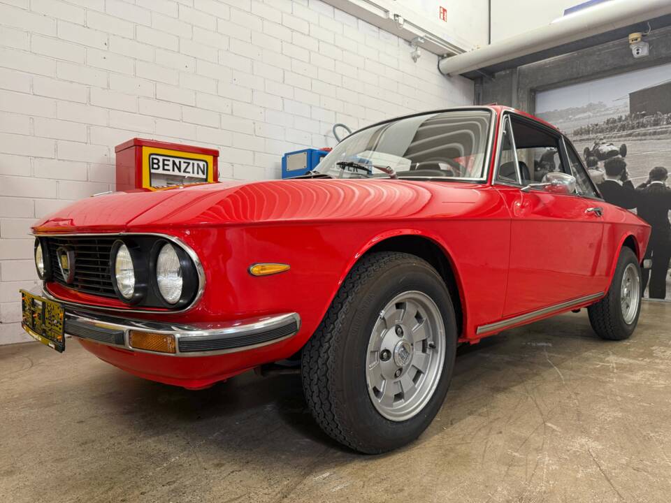 Image 2/18 of Lancia Fulvia Coupe (1975)