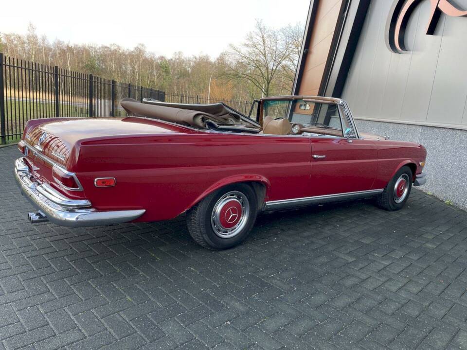 Image 8/36 of Mercedes-Benz 280 SE (1969)