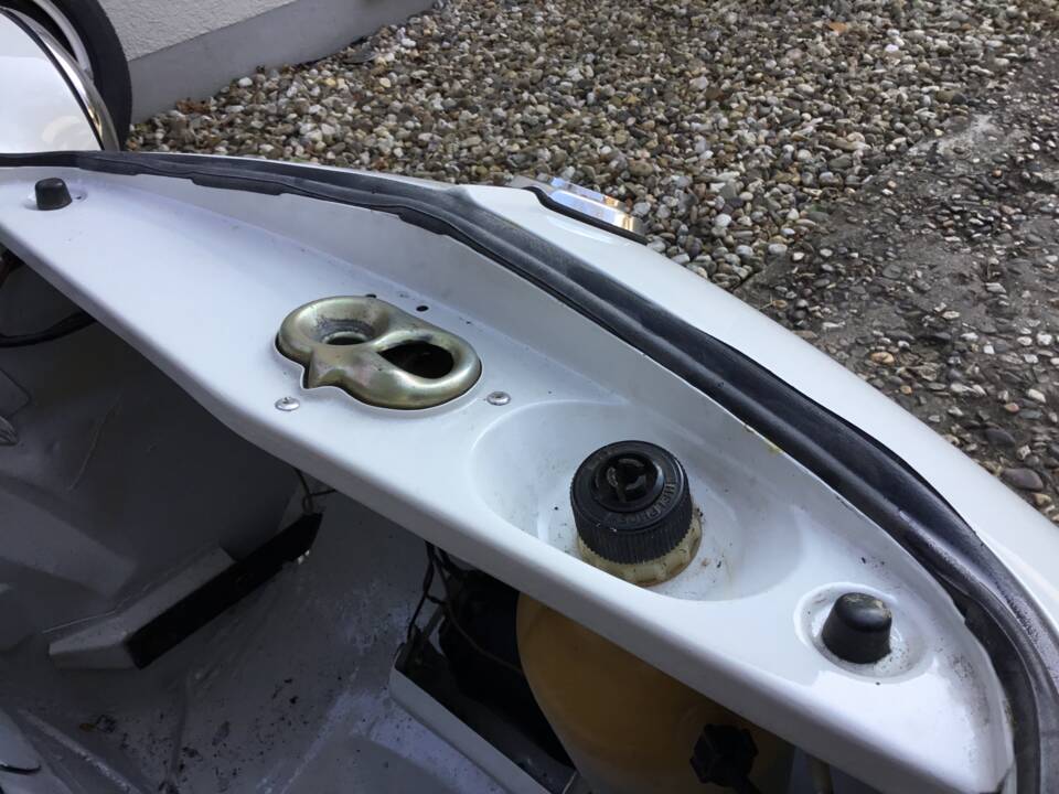 Image 78/83 of Volkswagen Karmann Ghia 1500 (1969)