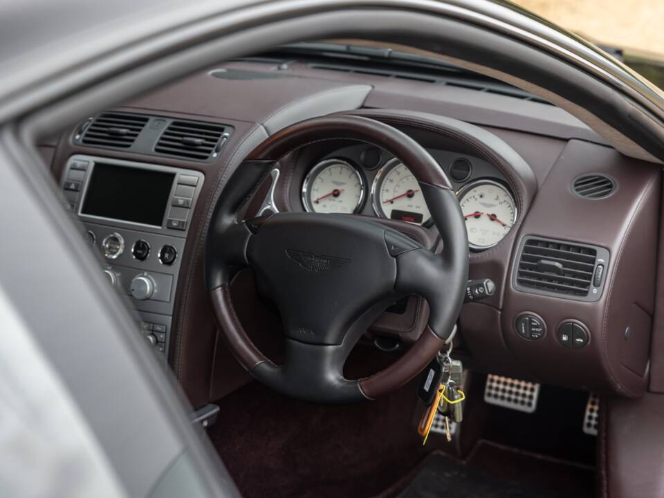 Bild 32/49 von Aston Martin V12 Vanquish S (2007)