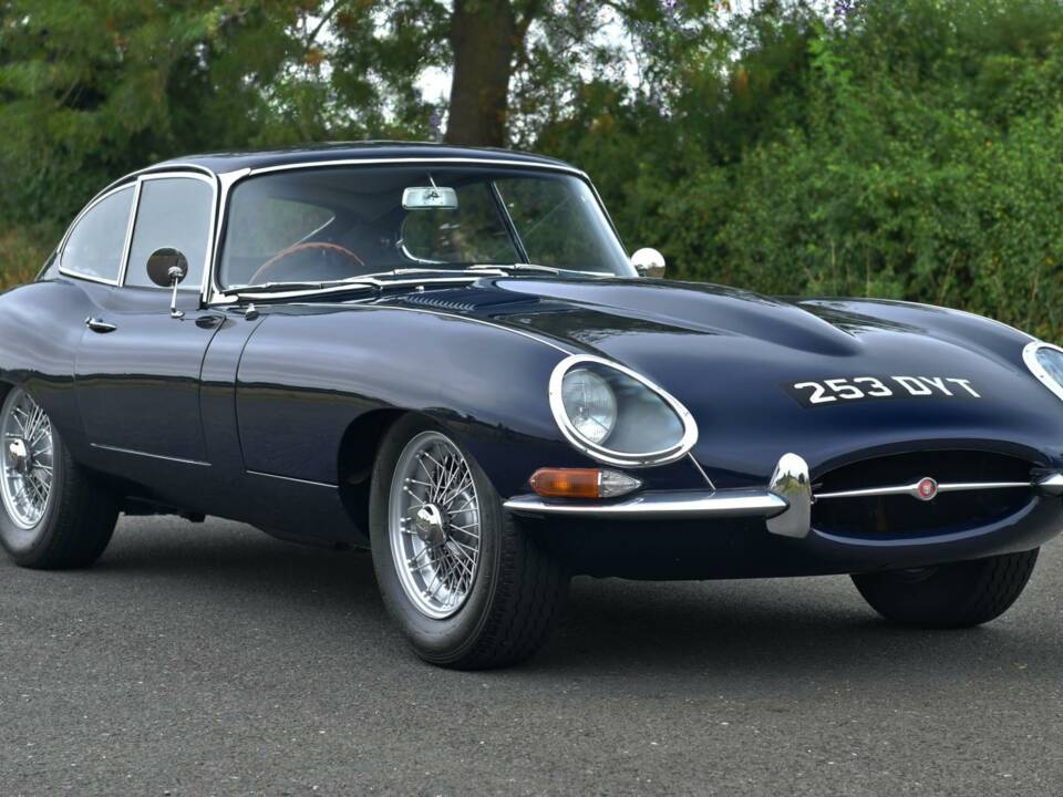 Imagen 3/50 de Jaguar E-Type 3.8 (1962)