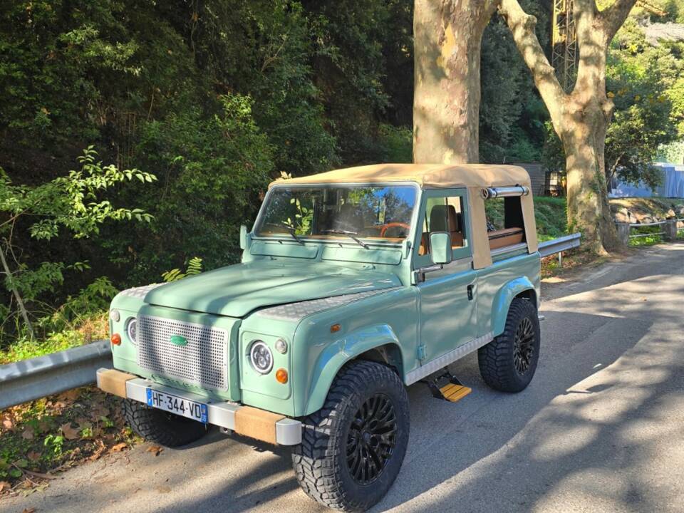 Image 21/72 of Land Rover 90 (1987)