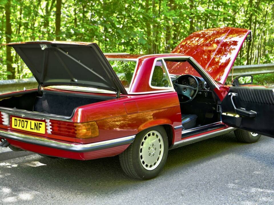 Image 15/50 of Mercedes-Benz 300 SL (1988)