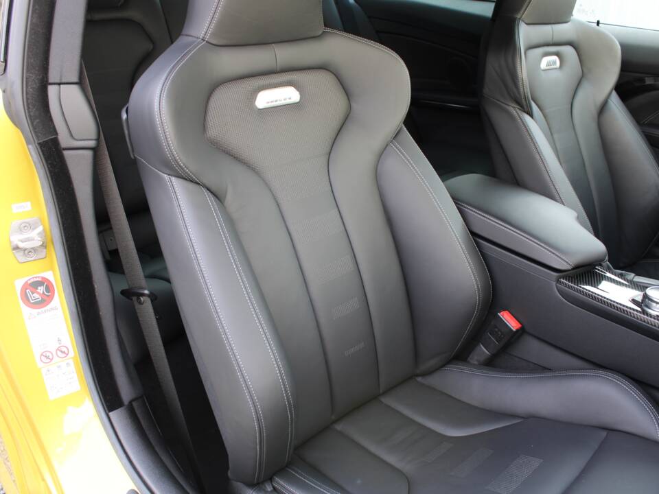 Image 59/98 of BMW M4 (2014)