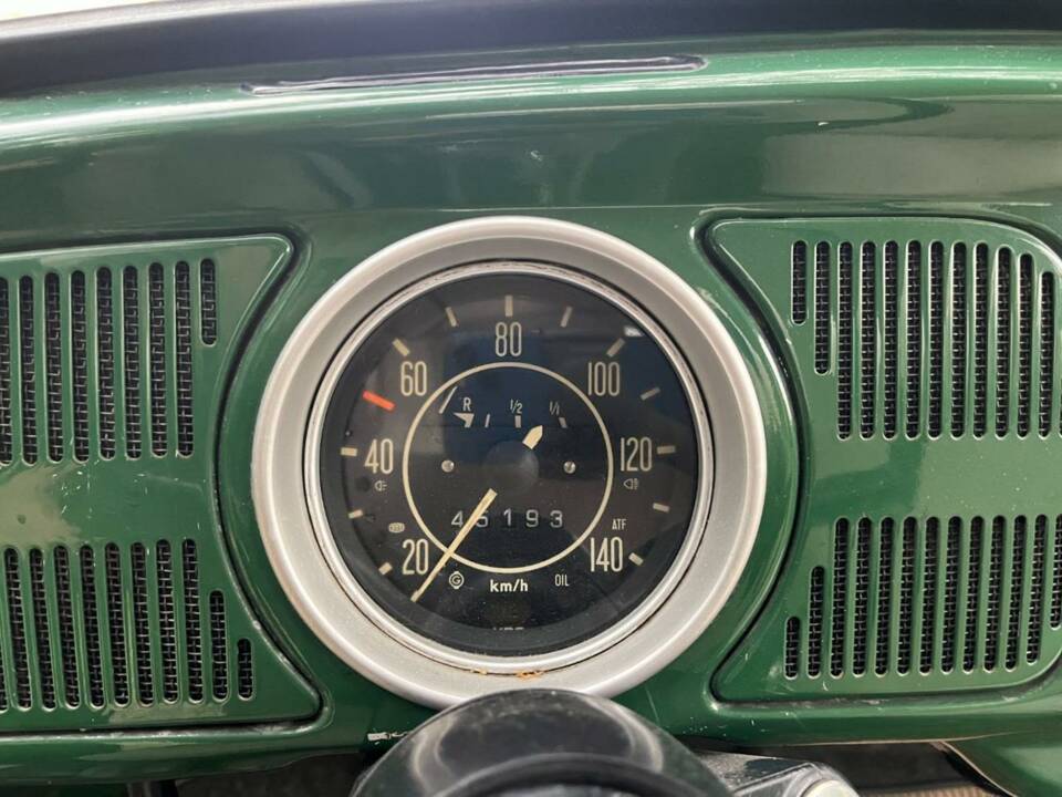 Image 18/43 of Volkswagen Beetle 1200 (1970)