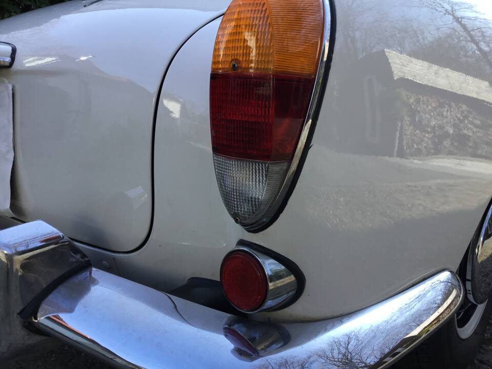 Image 14/83 of Volkswagen Karmann Ghia 1500 (1969)