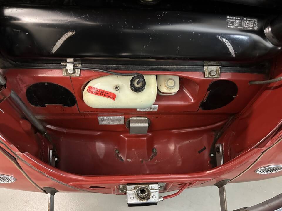 Image 26/30 of Volkswagen Escarabajo 1300 (1966)