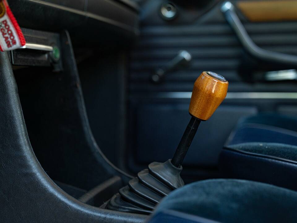 Image 32/50 of BMW 2002 tii (1975)
