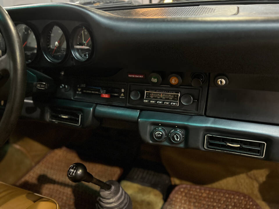 Image 34/75 of Porsche 911 Carrera 2.7 (1973)