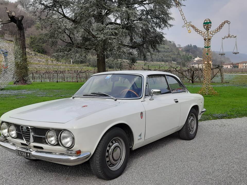Afbeelding 34/35 van Alfa Romeo 1750 GT Veloce (1968)