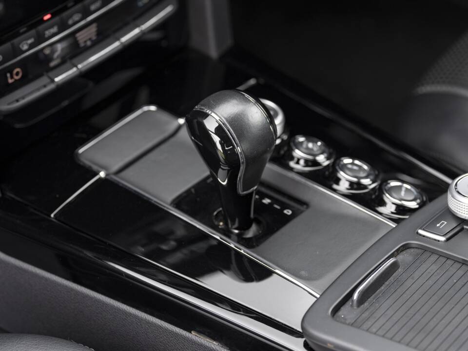 Image 15/50 de Mercedes-Benz E 63 AMG (2011)