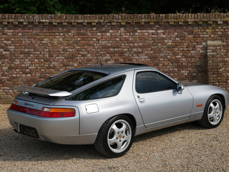 Immagine 24/50 di Porsche 928 GTS (1993)