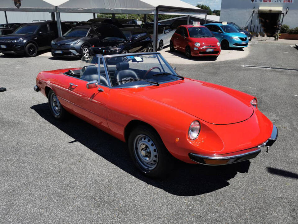 Image 30/33 of Alfa Romeo Spider 1300 (1976)