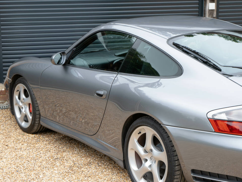 Image 30/50 of Porsche 911 Carrera 4S (2003)