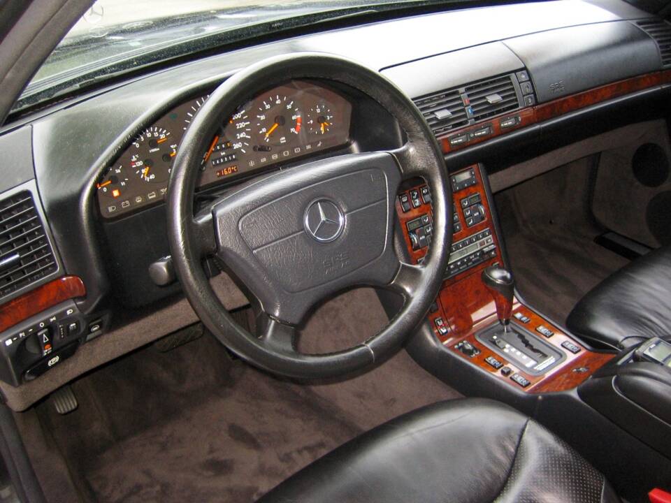 Image 41/45 of Mercedes-Benz 500 SEL (1992)