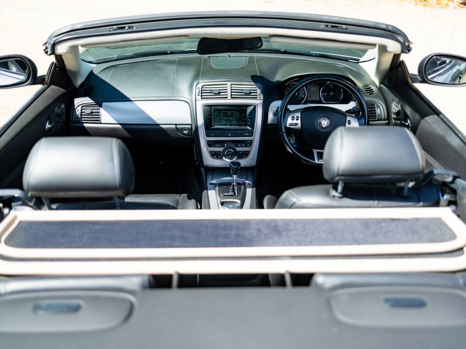 Image 30/50 de Jaguar XKR (2007)