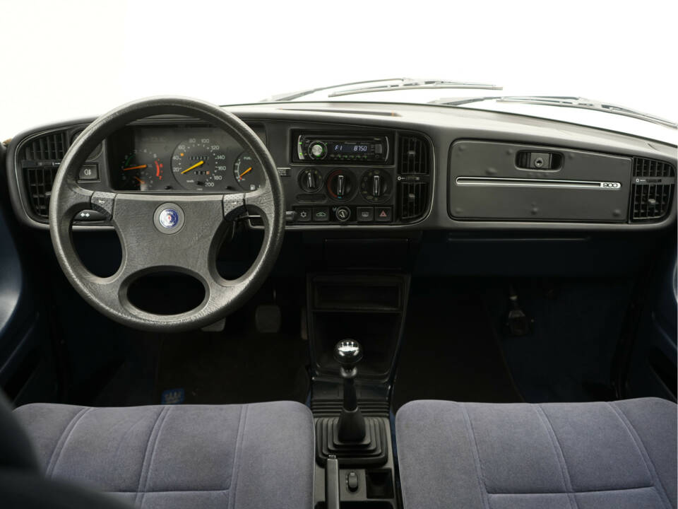 Imagen 10/37 de Saab 900 (1990)