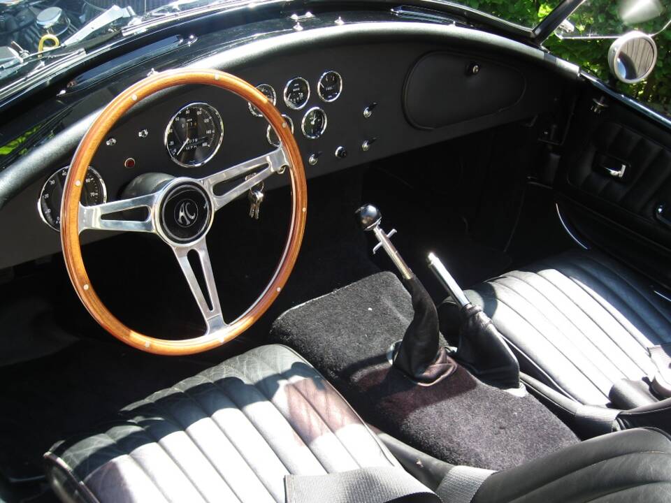 Bild 9/12 von AC Mk IV (1985)