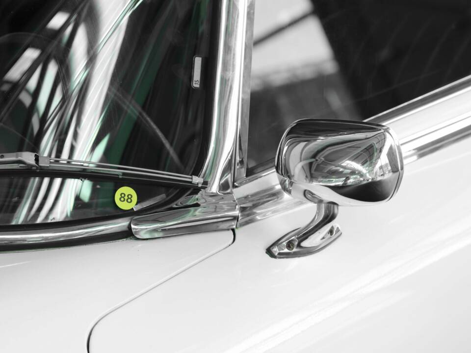 Bild 37/40 von Jaguar E-Type V12 (1972)