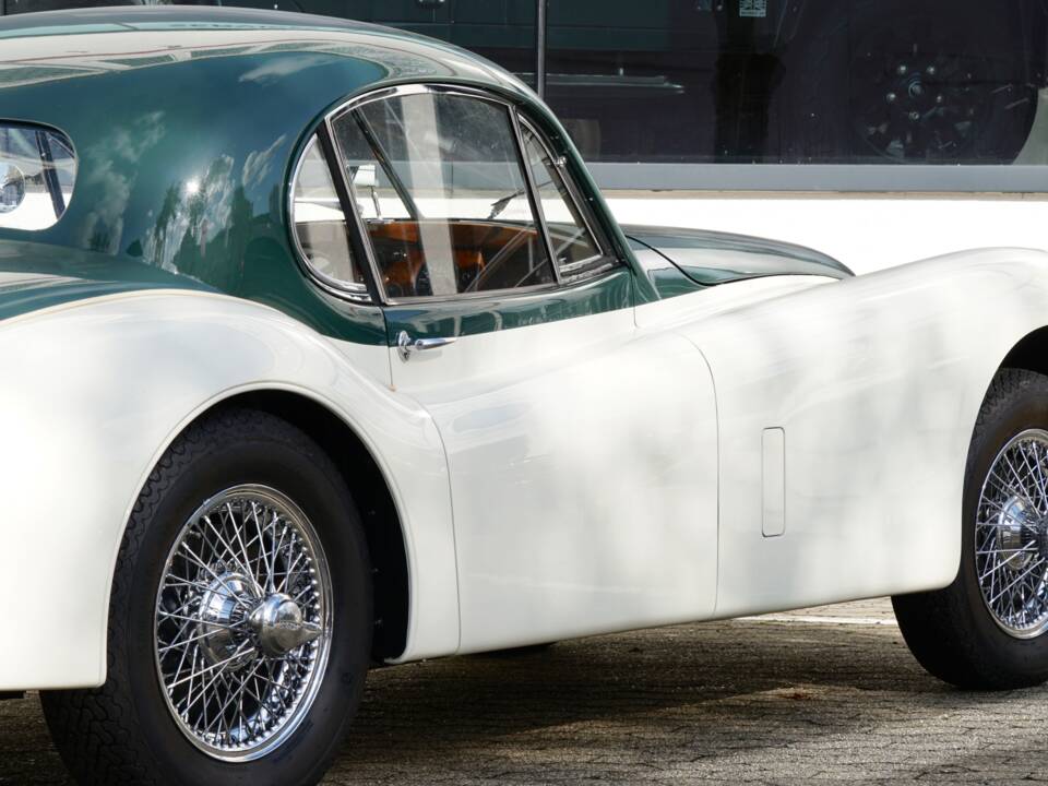 Immagine 8/13 di Jaguar XK 120 FHC (1953)