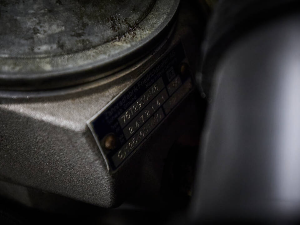 Image 74/89 of Mercedes-Benz 560 SL (1986)