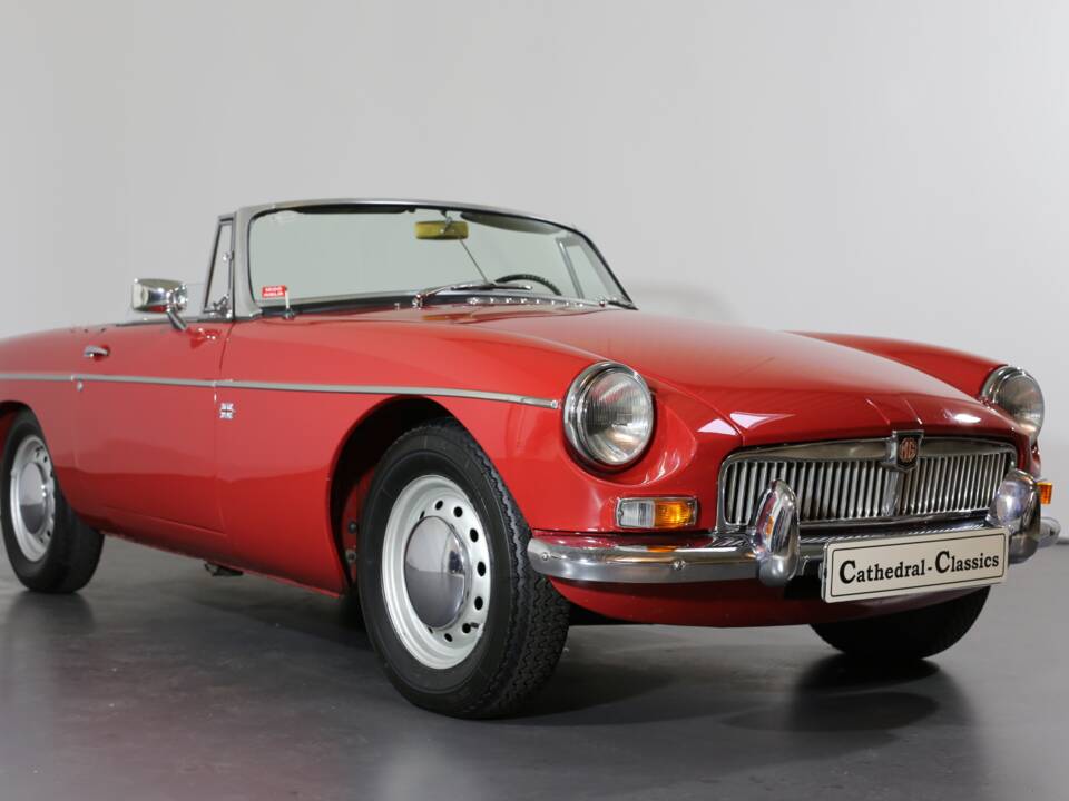 Image 34/49 of MG MGB (1966)