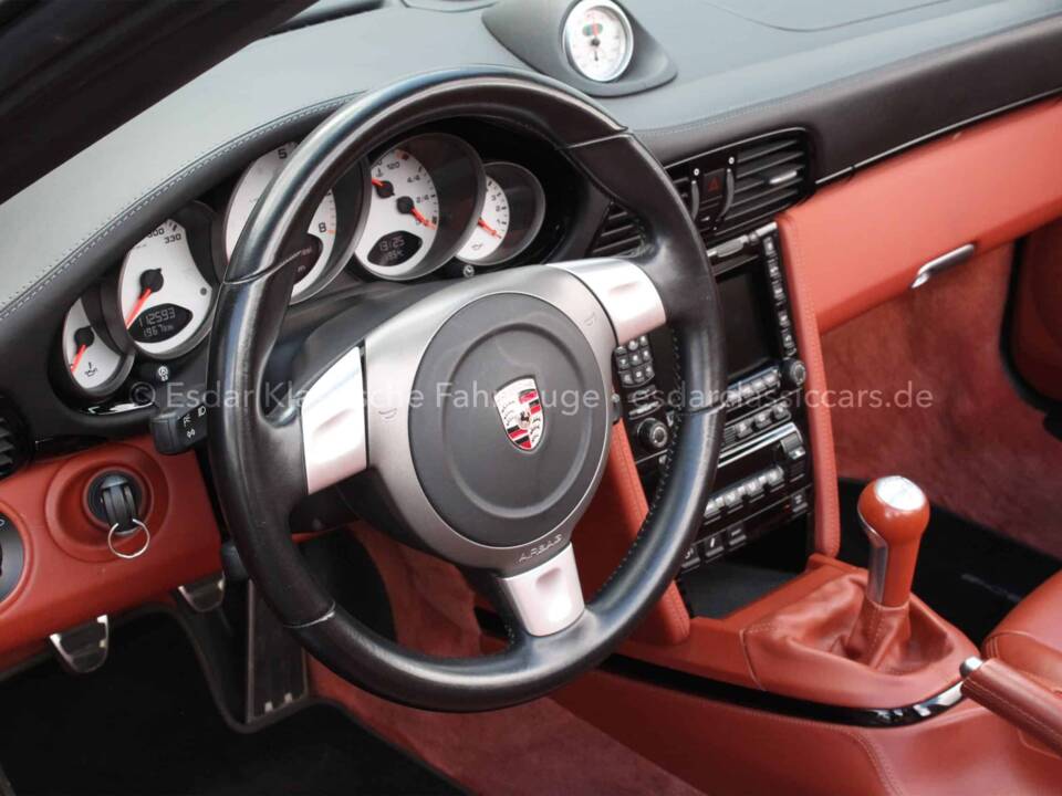 Image 14/25 of Porsche 911 Carrera 4S (2009)