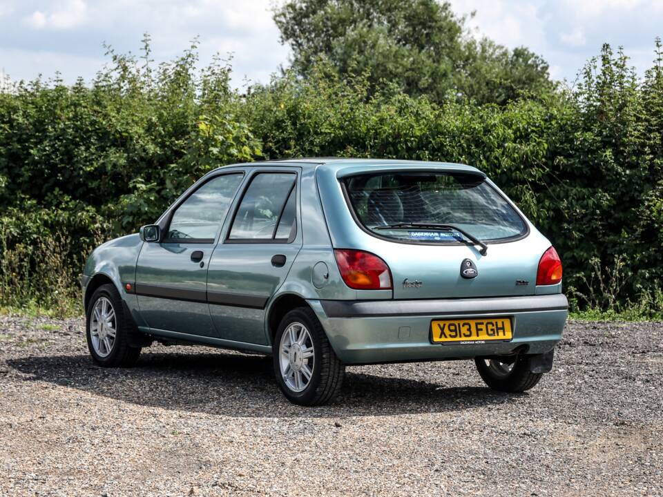 Bild 3/26 von Ford Fiesta 1.25i (2000)