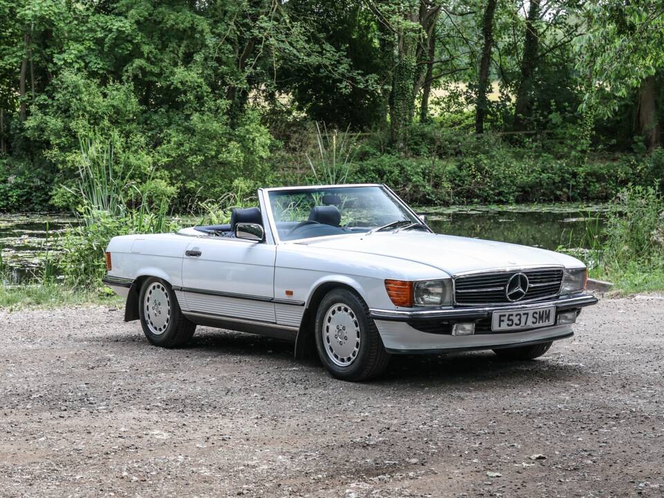 Image 22/43 of Mercedes-Benz 300 SL (1989)