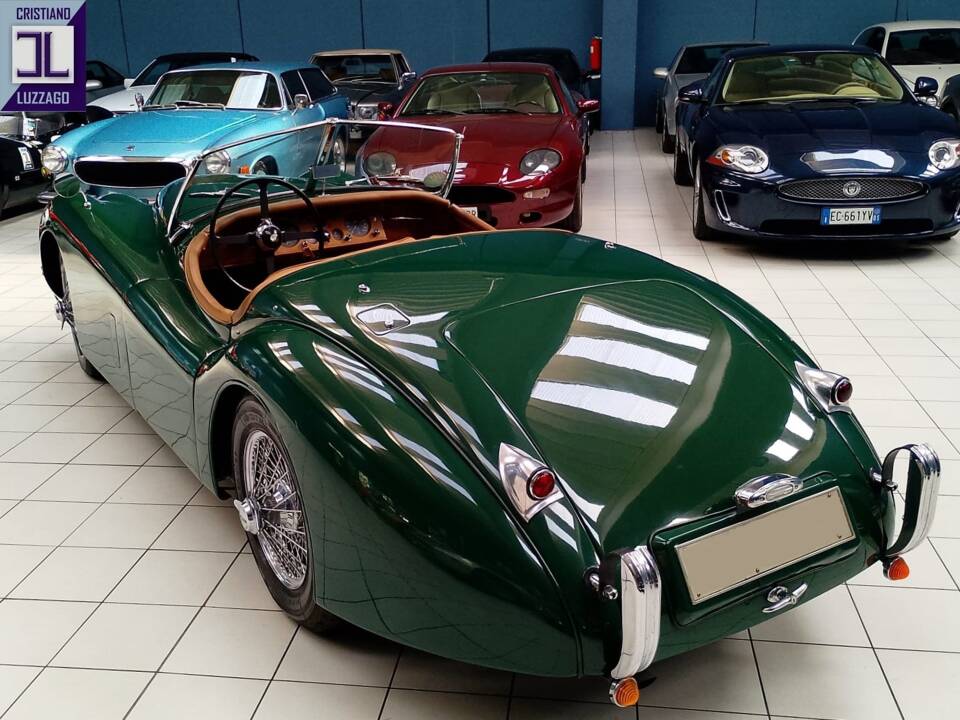 Image 7/57 of Jaguar XK 120 SE OTS (1953)