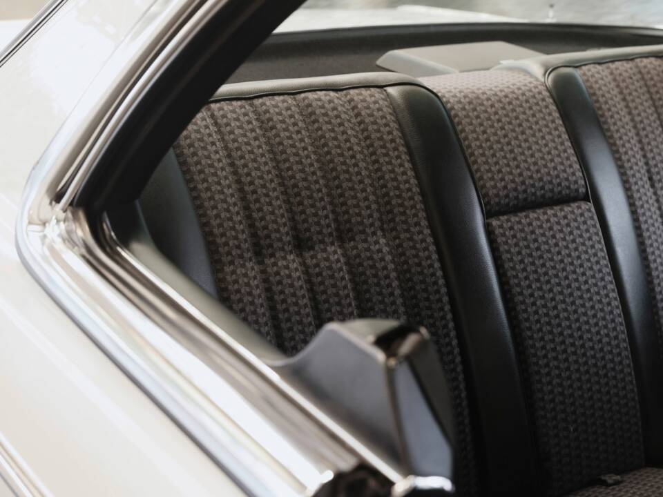 Image 22/36 of Mercedes-Benz 280 CE (1979)
