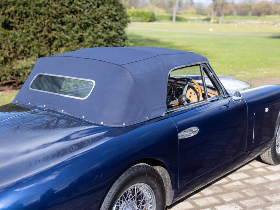 Image 38/50 of Aston Martin DB 2&#x2F;4 Mk I Vantage Convertible (1953)