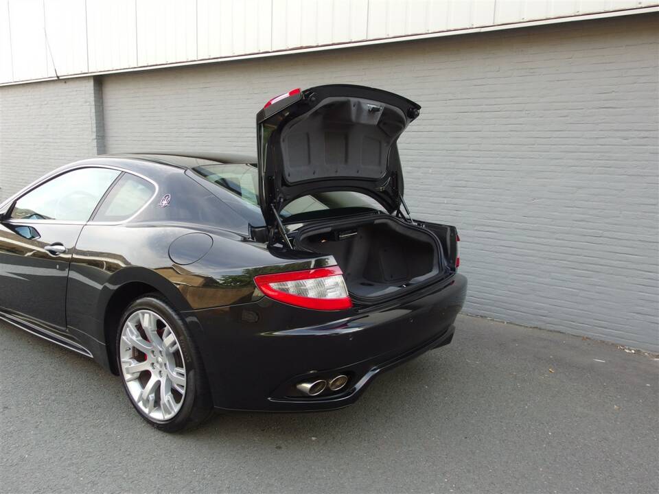 Afbeelding 83/100 van Maserati GranTurismo S (2010)
