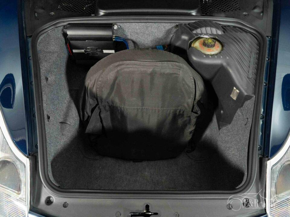 Image 18/19 of Porsche 911 Carrera 4 (1999)