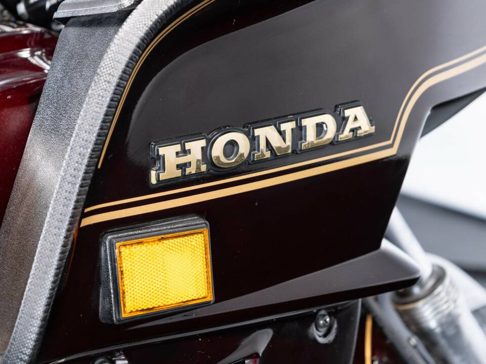 Image 13/50 of Honda DUMMY (1982)