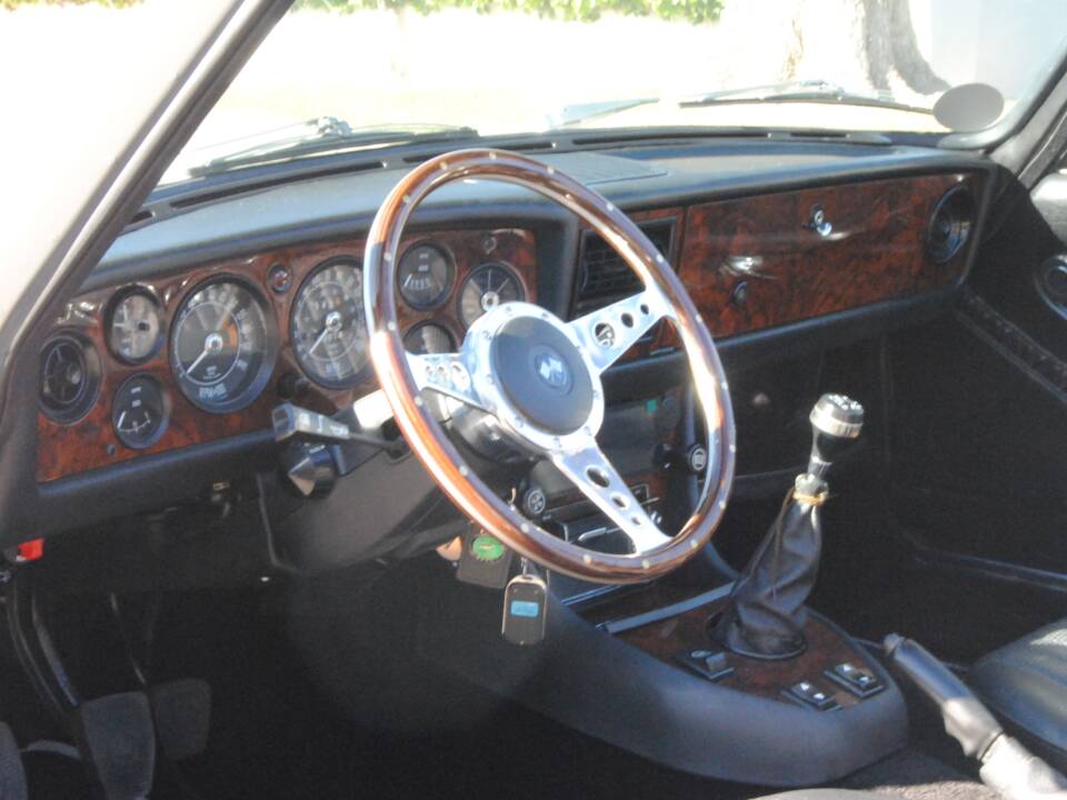 Image 14/39 of Triumph Stag (1971)