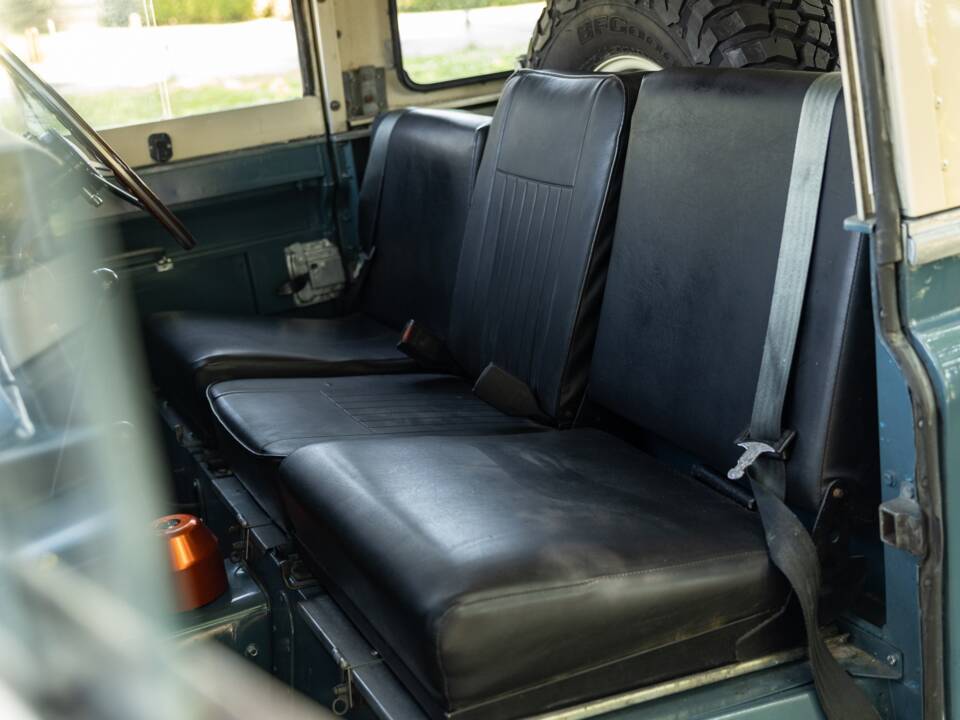 Bild 38/50 von Land Rover 88 (1980)