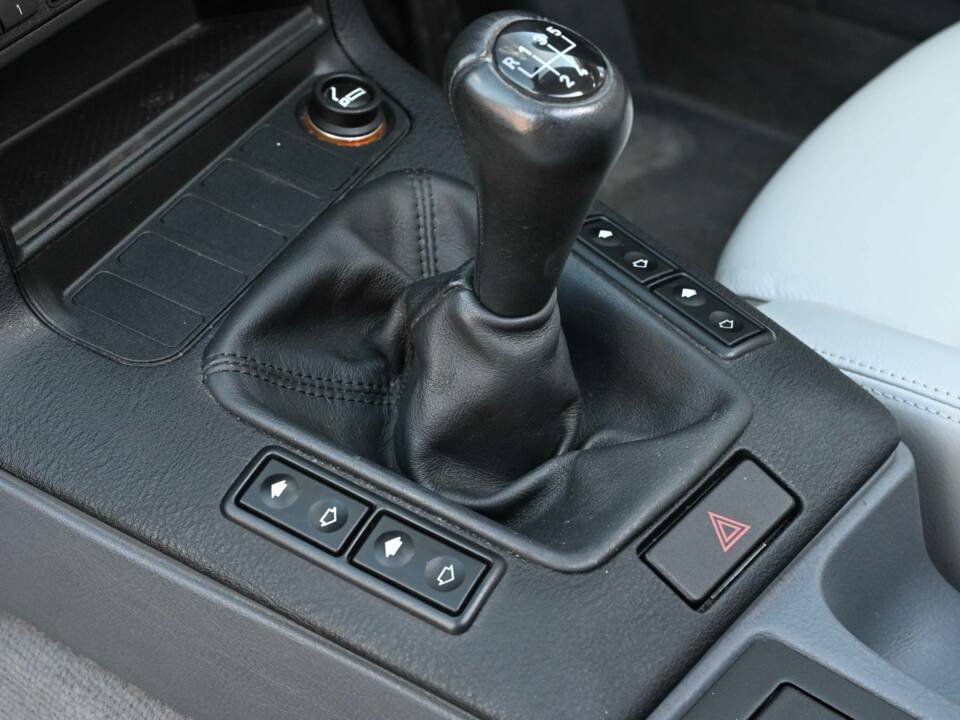 Imagen 8/47 de BMW 328i (1995)