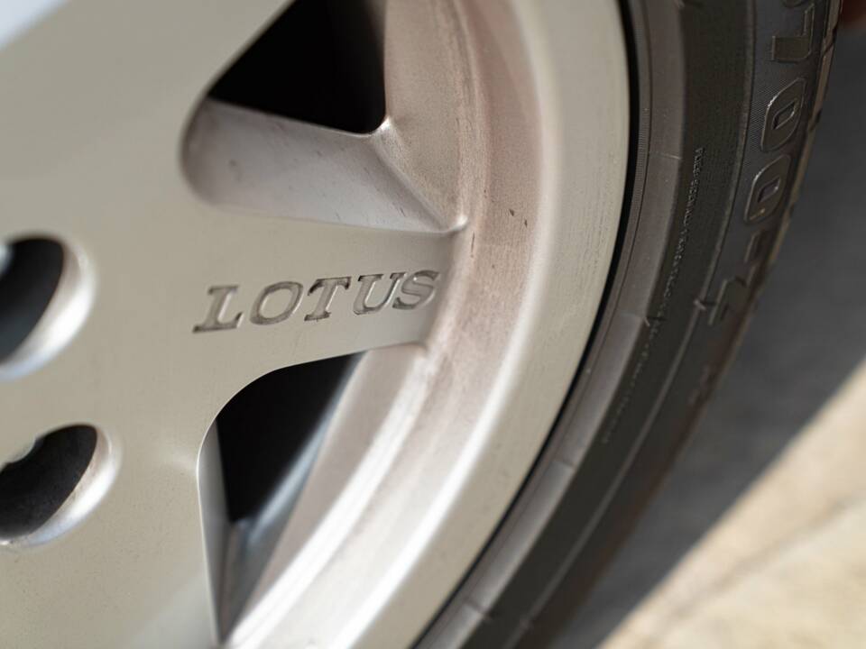 Image 17/50 of Lotus Esprit SE (1993)
