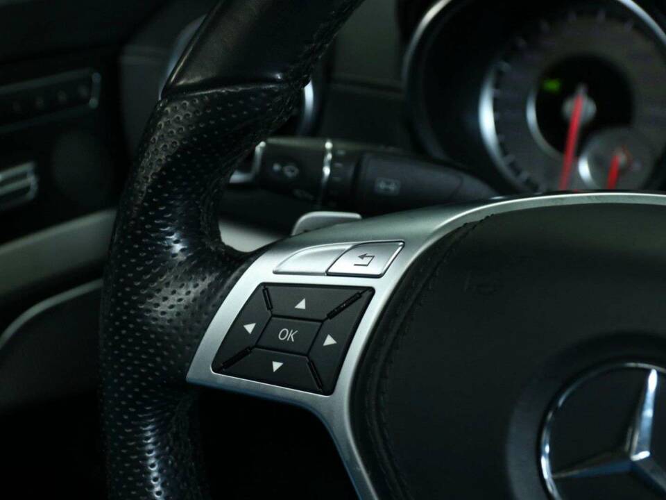 Bild 22/50 von Mercedes-Benz SL 500 (2015)