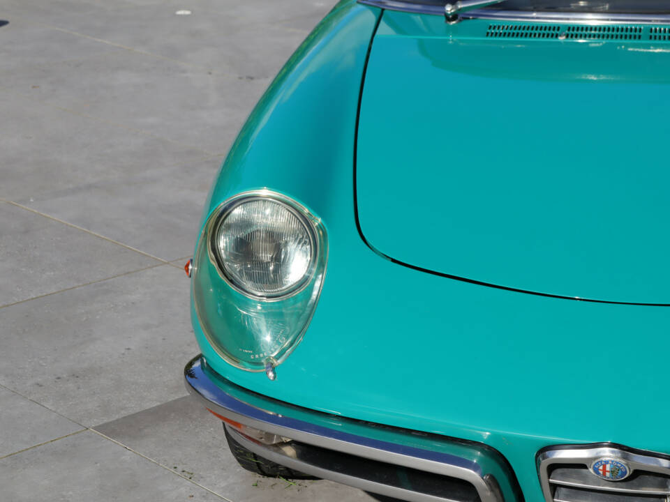 Image 36/50 of Alfa Romeo 1750 Spider Veloce (1969)