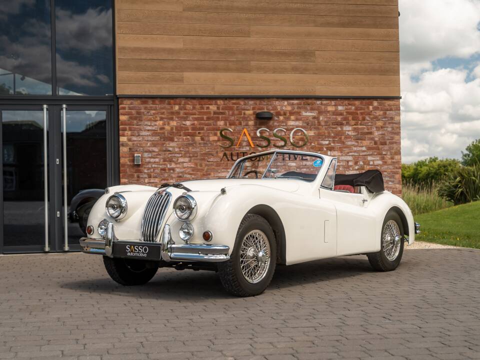 Image 1/58 of Jaguar XK 140 SE DHC (1955)