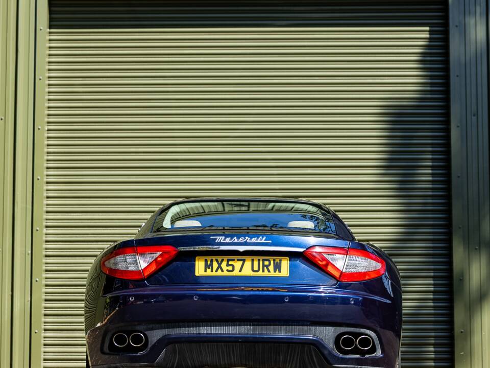 Immagine 13/31 di Maserati GranTurismo 4.2 (2008)