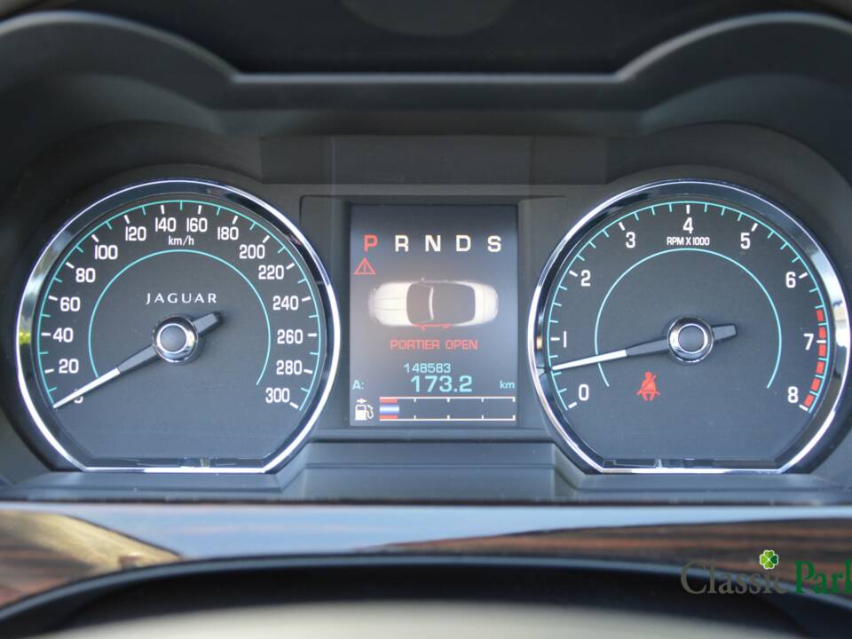 Image 43/50 de Jaguar XK (2012)