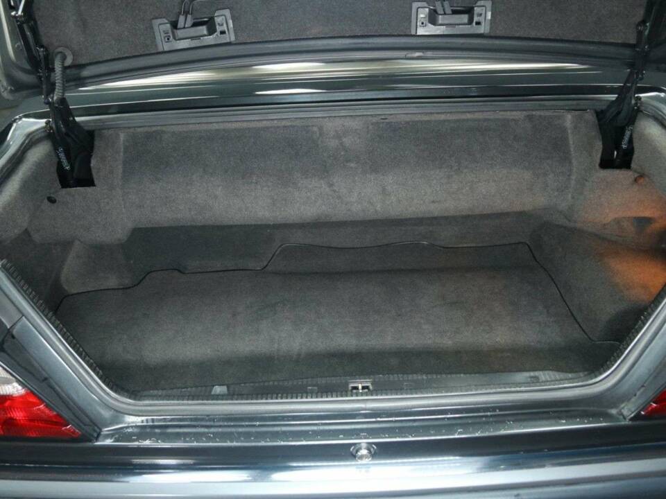 Bild 40/50 von Mercedes-Benz 300 CE-24 3.4 AMG (1993)