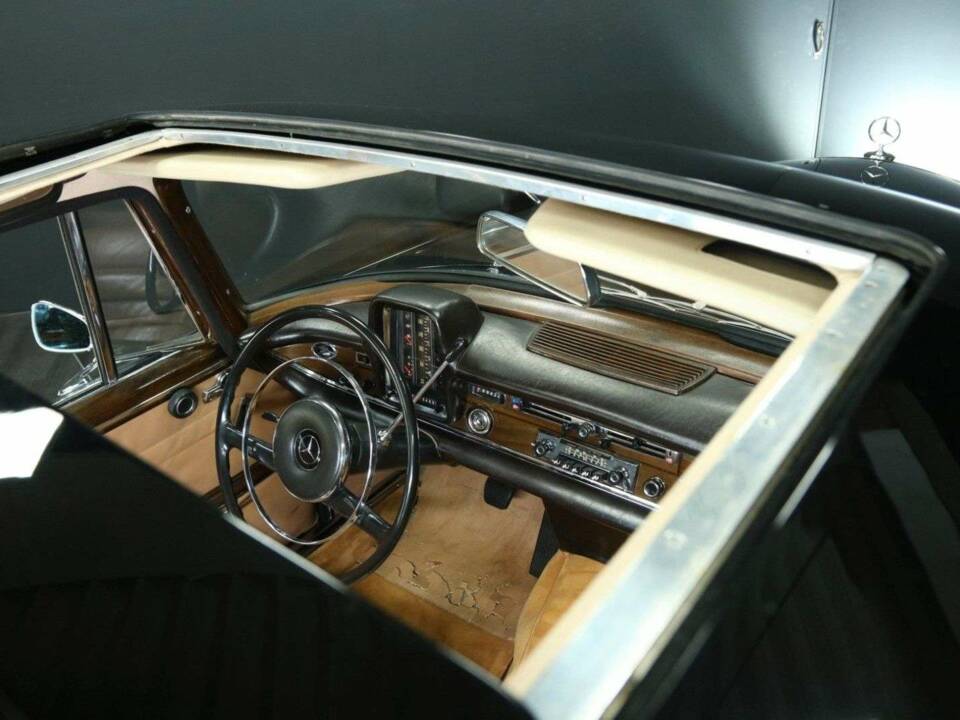Imagen 19/30 de Mercedes-Benz 300 SE (1961)