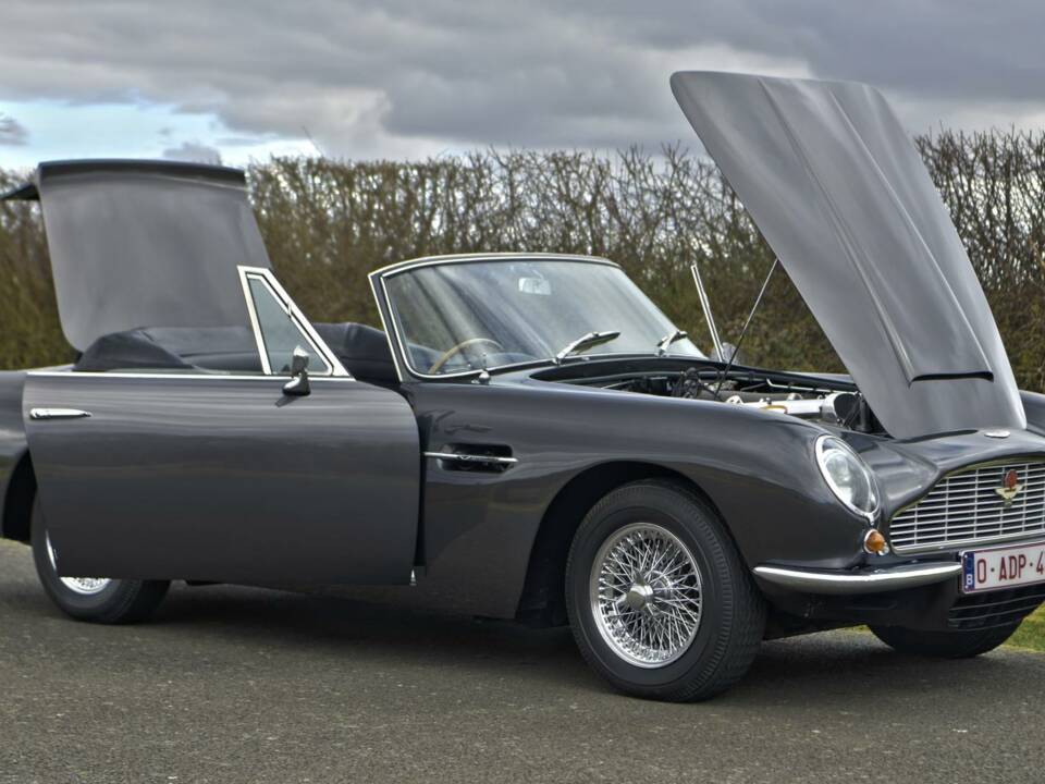 Bild 35/50 von Aston Martin DB 6 Vantage Volante (1969)