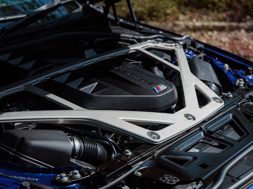 Image 42/47 of BMW M4 CS (2025)