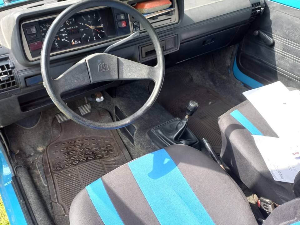 Image 7/17 of Volkswagen Golf Mk I Diesel 1.6 (1983)